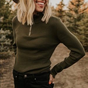 Roolee “Mistletoe Quarter Zip Longsleeve”